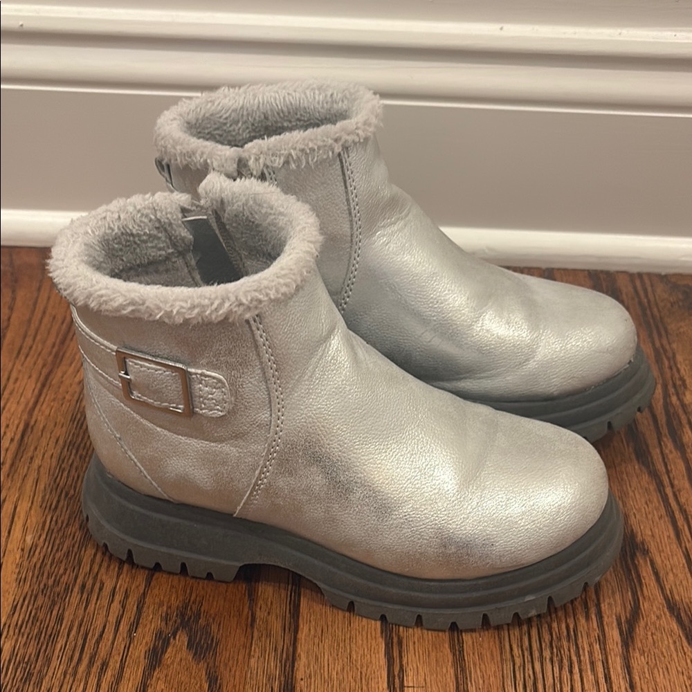 OshKosh B'gosh Silver Kids Boots